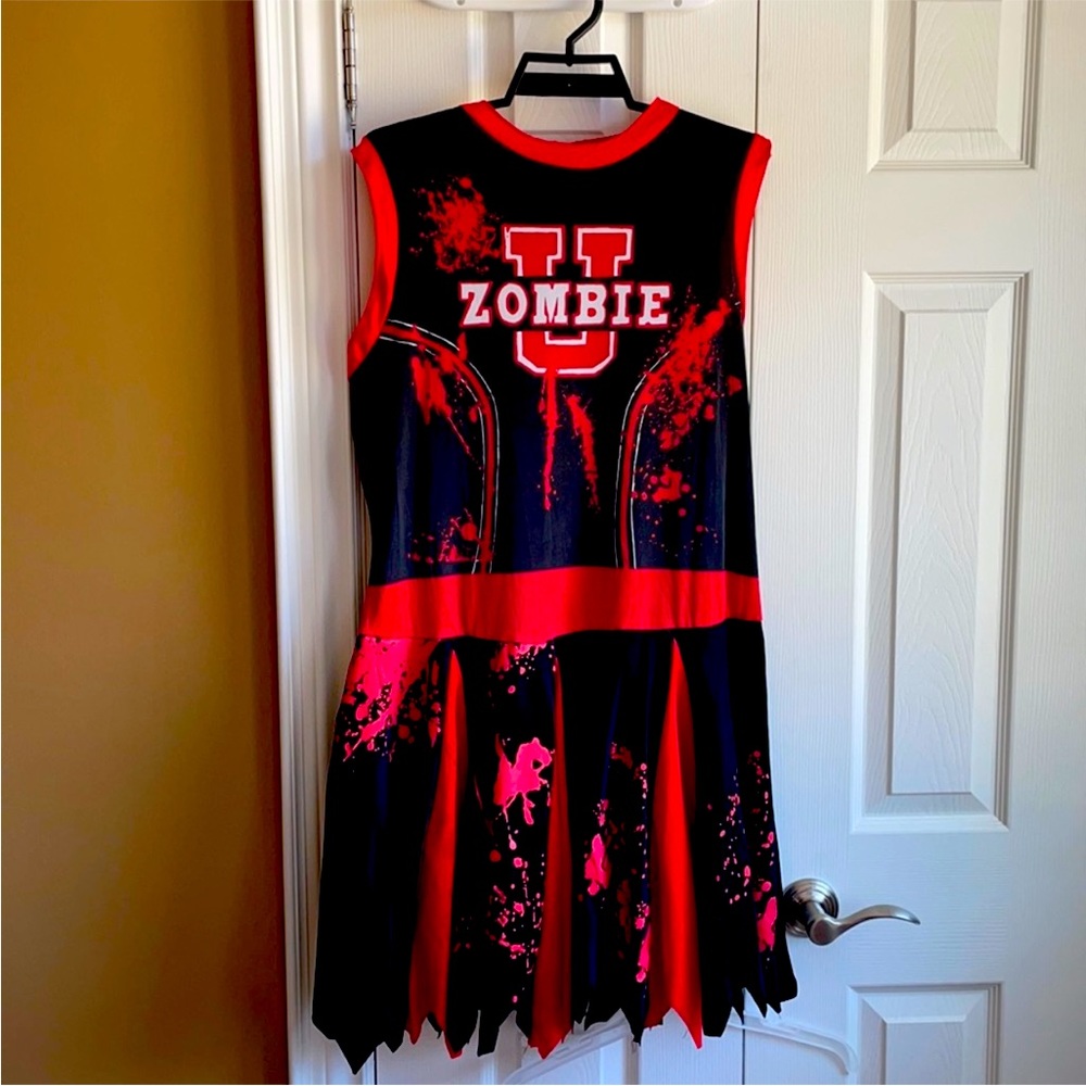 Zombie cheerleading woman’s costume
